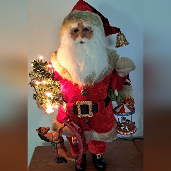 Festive Santa Claus Holiday Figurine in Red - Picture 16 of 16